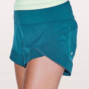 Lululemon Motionful Short in Nile Blue